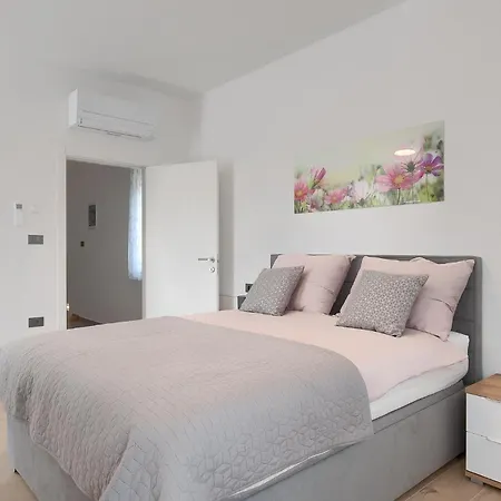 Grande Brscici Holiday home *